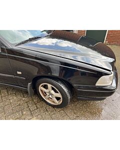 Voorscherm rechts volvo V70 zwart 019